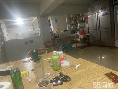 现在是盈利外卖店 房租空间大