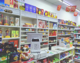 超市位于东城天下主街