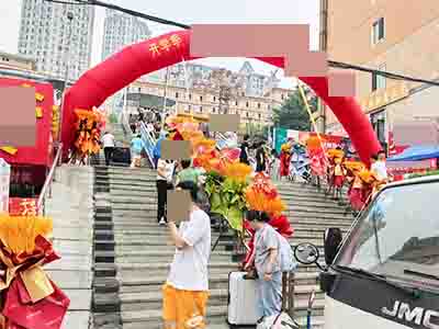 理工北门1350平美食城转让