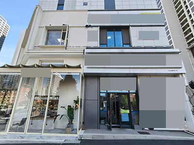 东港小区门口临街便利店出租可换项