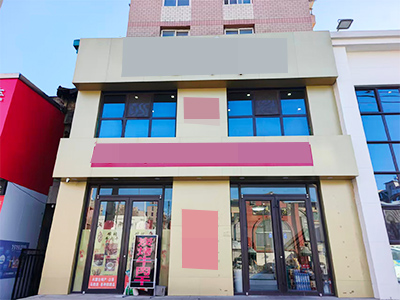 山东路临街300平餐饮店出兑