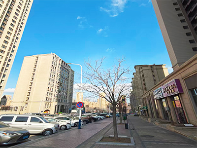 房租3万！金地自在城90平空铺出租