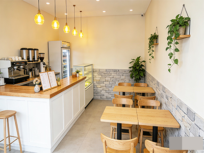 西岗奥林匹克大型商场内饮品店出兑（月租3000）