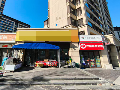 开发区双D港临街餐饮可外摆转让